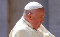 El Papa Francisco pide ayudar a la población de Gaza “devastada por la guerra” y renueva su llamado a la paz.