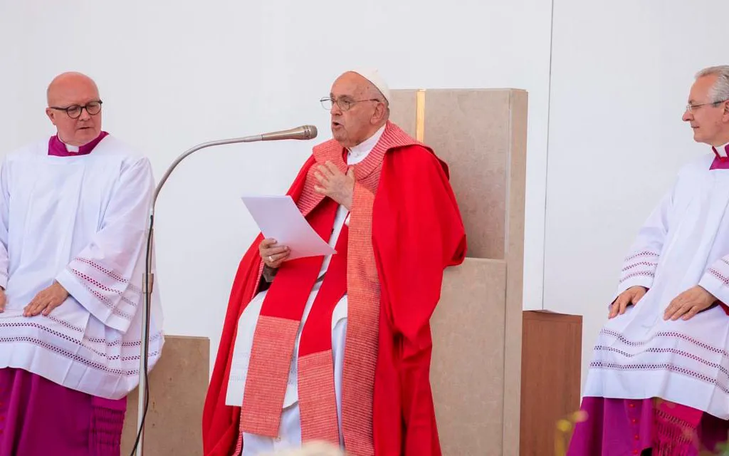 El Papa Francisco en la Misa de la víspera de Pentecostés 2024 en Verona, Italia,.?w=200&h=150