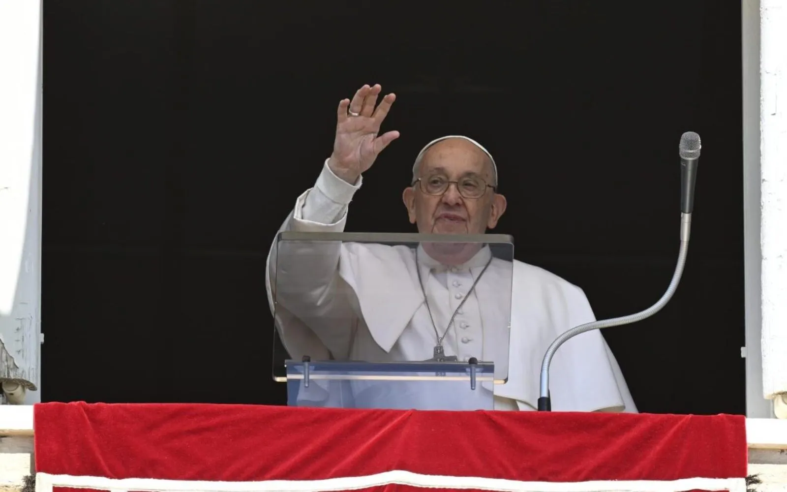 Pope Francis: Jesus loves us as friends, beyond all merit and expectation