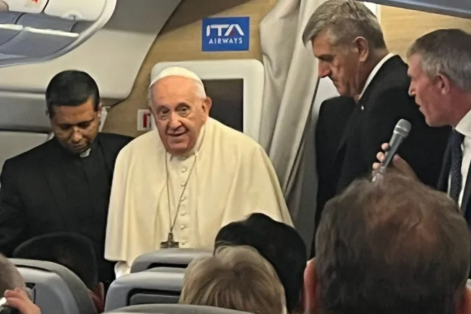 Papa Francisco rueda de prensa Mongolia