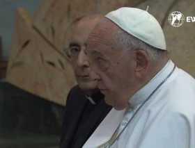 El Papa Francisco visita a sacerdotes de Roma con 10 años de ordenados