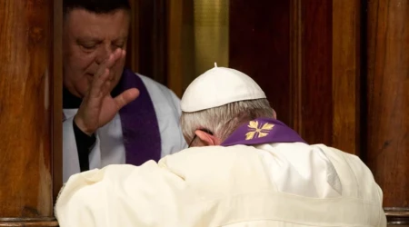 El Papa Francisco se confiesa 19102024