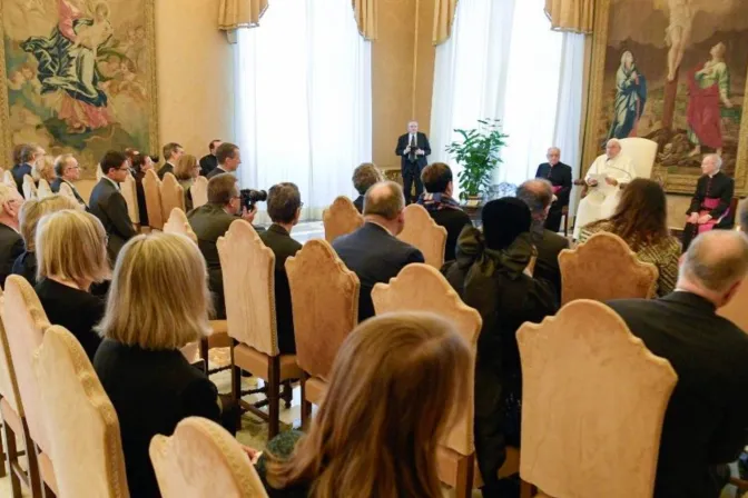 Papa Francisco y comunicadores católicos de Alemania.