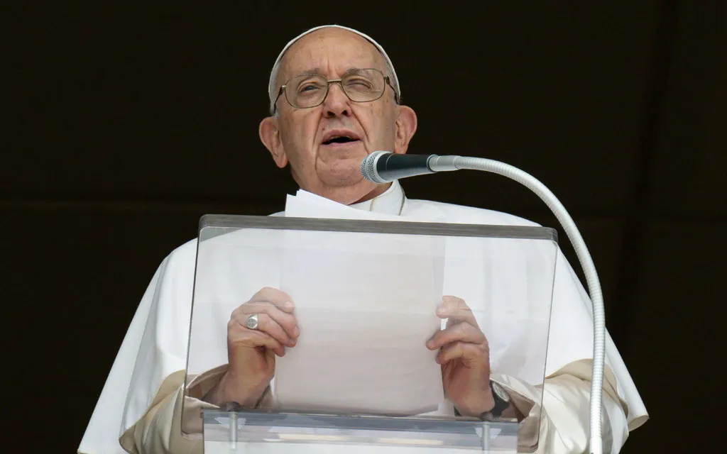 Pope Francis at the Angelus: There is no dialogue with the devil