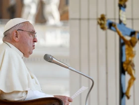 “¡Ay de quien intente arrastrar a Dios a tomar parte en las guerras!”, advierte el Papa Francisco