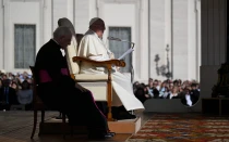 El Papa Francisco pronuncia su catequesis en la Audiencia General