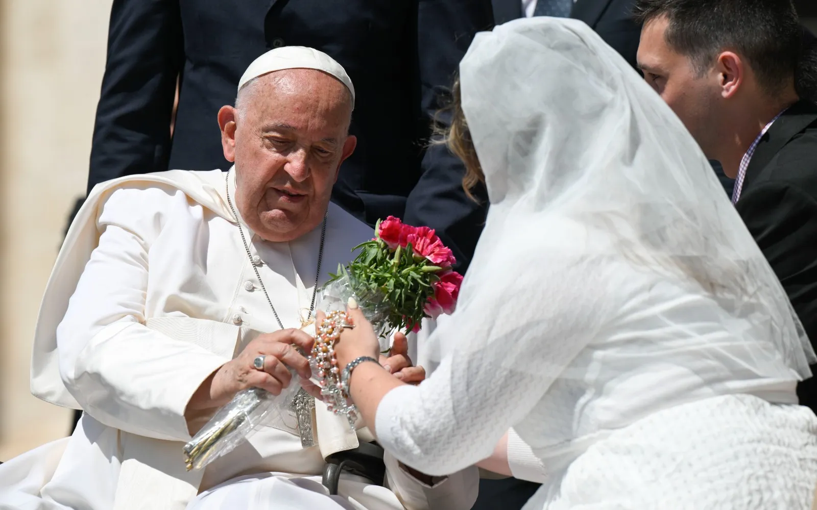 Imagen referencial del Papa Francisco con un matrimonio?w=200&h=150