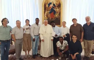 El Papa Francisco recibe a grupo de migrantes en el Vaticano Crédito: Vatican Media