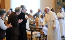El Papa Francisco recibe a religiosas en el Vaticano este 6 de junio