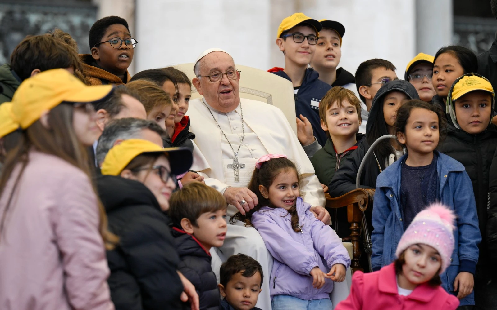 El Papa Francisco saluda a un grupo de niños esta mañana durante la Audiencia General?w=200&h=150