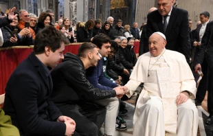 Imagen del encuentro entre el Papa Francisco y peregrinos del Camino de Santiago este 19 de diciembre Crédito: Vatican Media