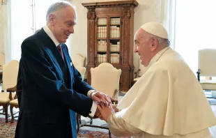 El Papa Francisco recibe a Ronald Steven Lauder Crédito: Vatican Media