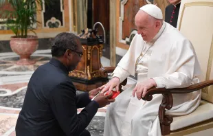 El Papa Francisco durante la audiencia con religiosos este lunes 29 de abril Crédito: Vatican Media