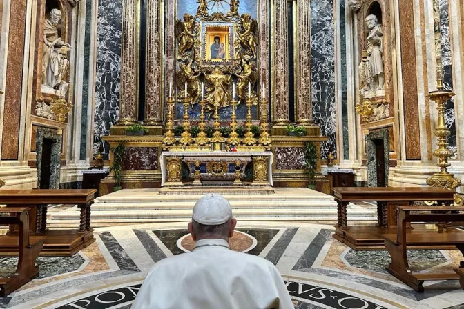 El Papa encomienda a la Virgen su viaje a Mongolia