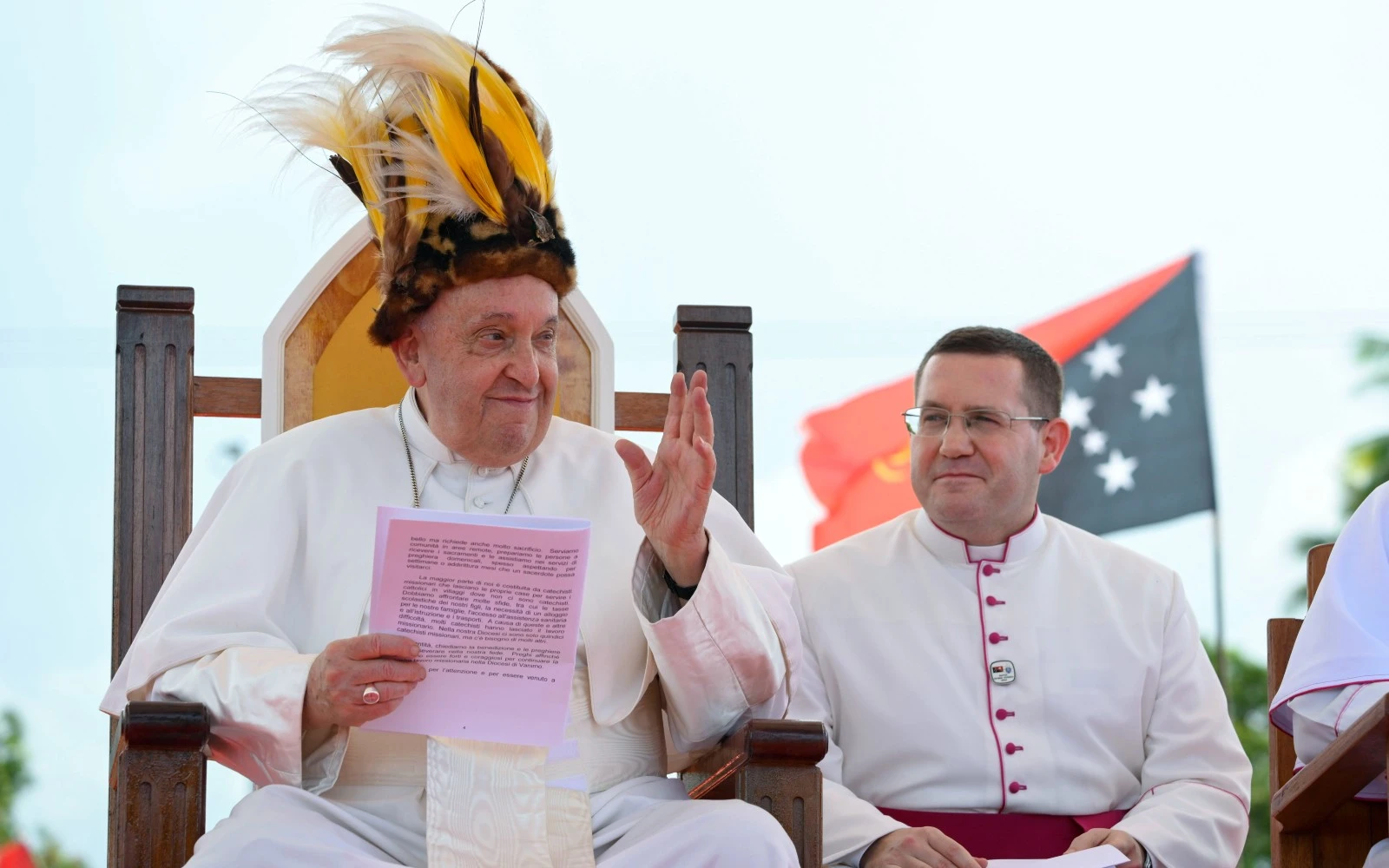 El Papa Francisco con el sombrero autóctono durante su discurso en Vanimo, Papúa Nueva Guinea?w=200&h=150