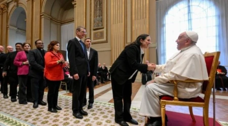 El Papa Francisco recibe a participantes en un congreso sobre el futuro de la teología.