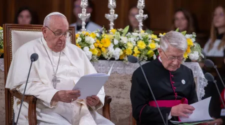 El Papa Francisco durante su encuentro con la comunidad católica de Luxemburgo.