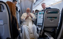 El Papa Francisco responde a las preguntas durante el vuelo de retorno a Roma, luego de visitar Luxemburgo y Bélgica.