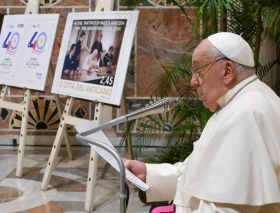 El Papa Francisco denuncia la hipocresía de los países que hablan de paz pero “juegan a la guerra”