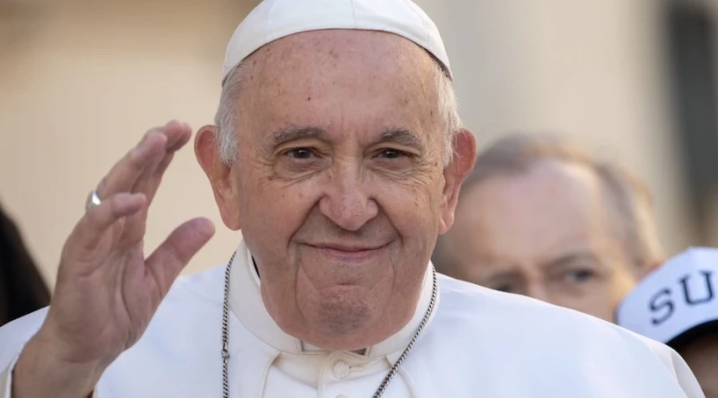 El Papa Francisco elogia la labor de los misioneros en un mundo “abrumado por densas sombras”