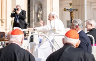 El Papa Francisco llega a la Plaza de San Pedro este 29 de mayo Crédito: Daniel Ibáñez/ EWTN News