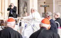 El Papa Francisco llega a la Plaza de San Pedro este 29 de mayo