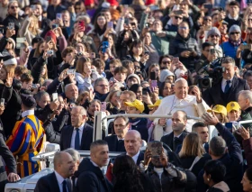 El Vaticano incluye el idioma chino en las audiencias generales del Papa Francisco