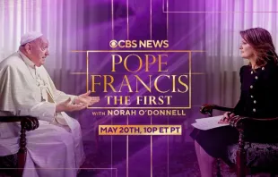 El Papa Francisco se sienta para una entrevista con Norah O'Donnell en "60 Minutes" de CBS, que se emitió el lunes 20 de mayo de 2024. Crédito: CBS News/Adam Verdugo