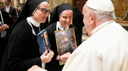 Imagen de la audiencia en el Vaticano este 5 de diciembre con las monjas monjas canonesas del Espíritu Santo en Sassia