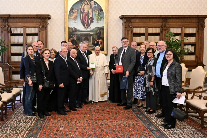 El Papa Francisco junto con los miembros de "Pasqua Together 2025” esta mañana