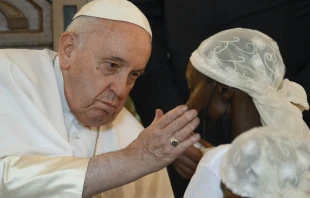 El Papa Francisco se reúne con víctimas de la violencia en Kinshasa, República Democrática del Congo, el 1 de febrero de 2023. Crédito: Vatican Media