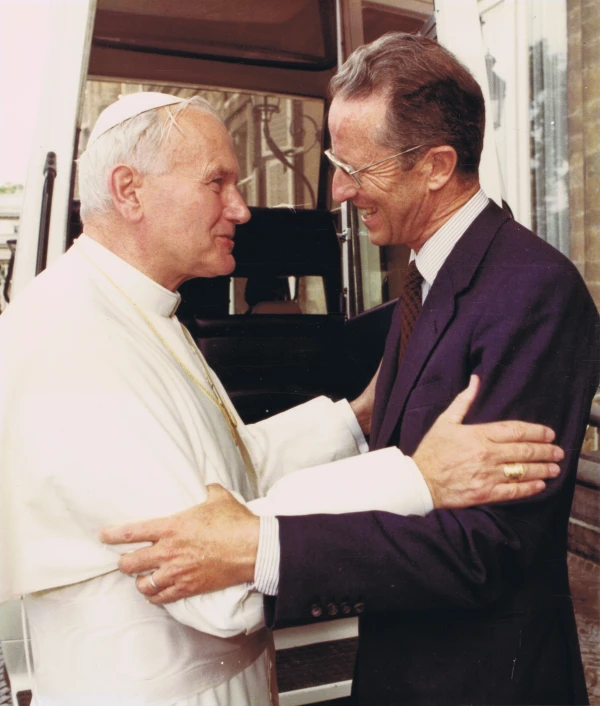 Imagen del encuentro entre San Juan Pablo II y el rey Balduino en el castillo de Laeken en 1985. Crédito: L' Osservatore Romano/ Vatican Media