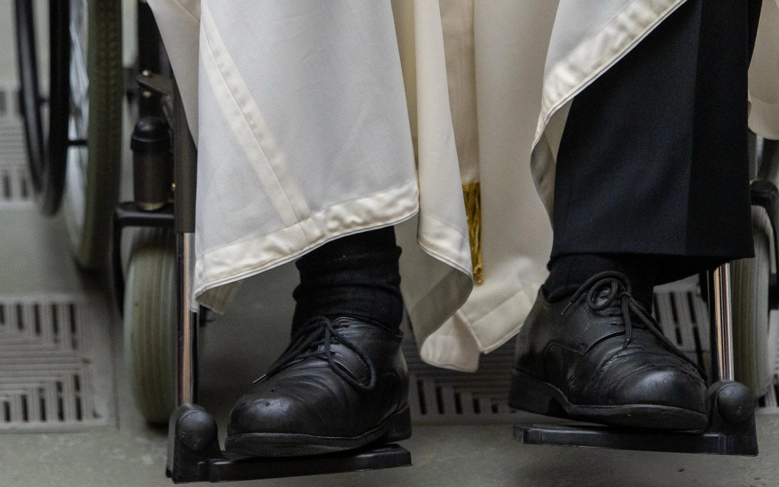 Imagen referencial de los zapatos del Papa Francisco?w=200&h=150