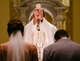 5 consejos para vivir el Miércoles de Ceniza y el Día de San Valentín en clave católica