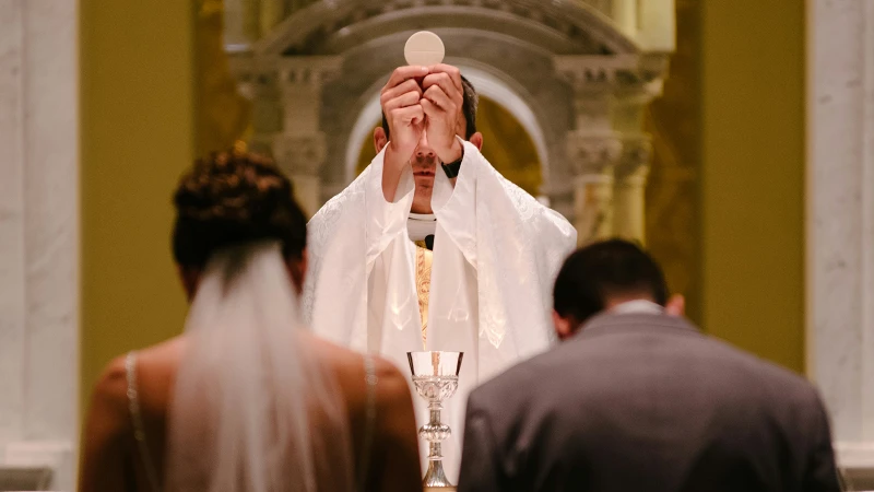 Obispo pide vivir la santidad en la familia: Necesitamos con urgencia matrimonios fieles a Cristo