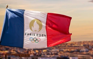 Bandera de Francia de los Juegos Olímpicos de París 2024. Crédito: Shutterstock