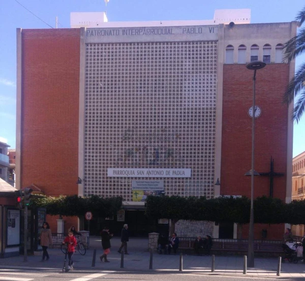 Exterior de la parroquia San Antonio de Catarroja. Crédito: El Rosario de las 11 pm