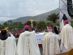 Más de 50.000 jóvenes fueron “peregrinos de la esperanza” junto a Santa Teresa de los Andes