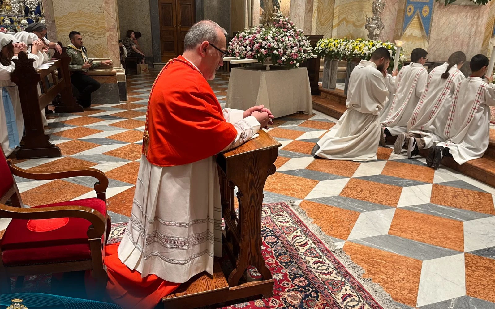 Cardenal Pierbattista Pizzaballa rezando durante la Misa de conclusión del Mes Mariano en Tierra Santa, en mayo de este año.?w=200&h=150