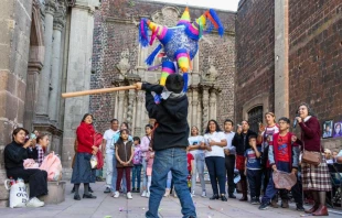 Posada en la Basílica de Guadalupe con colectivos de familias que buscan a un hijo desaparecidos. Crédito: Basílica de Guadalupe