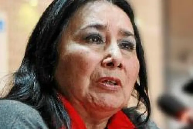 Peruanos desaprueban gestión de ministra que promueve aborto
