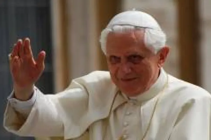 Benedicto XVI se despide de Castel Gandolfo