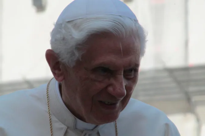 Deploran burla de asociación gay con foto trucada de Benedicto XVI