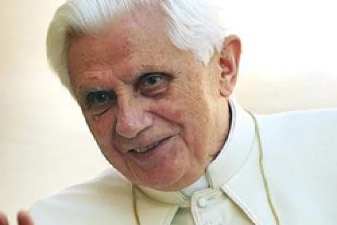 El Papa Benedicto XVI pide ayuda urgente para Haití tras terremoto