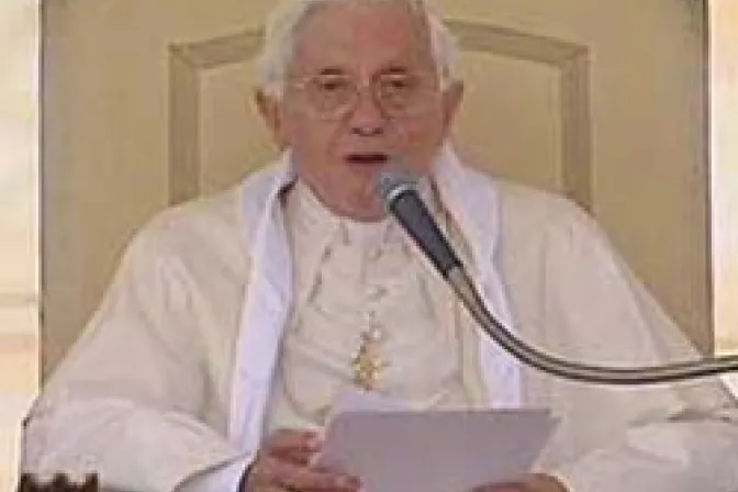 Testimoniar la fe en Cristo en la política, pide el Papa Benedicto XVI