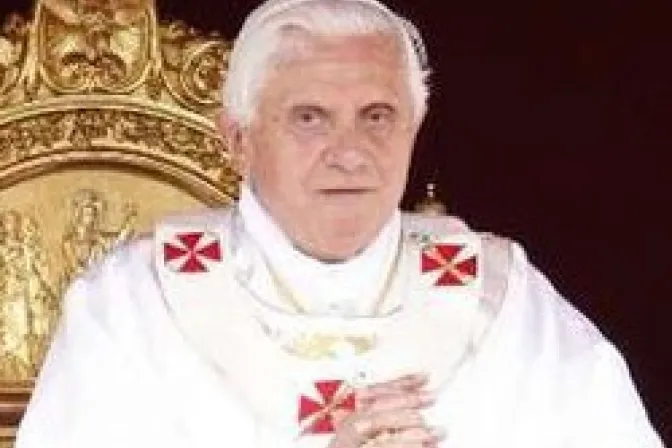 Nada jamás sustituirá a sacerdotes en la Iglesia, recuerda el Papa Benedicto XVI