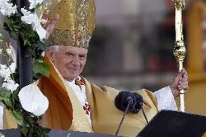 Cardenal destaca defensa del Papa de vida, familia, fe y razón en España