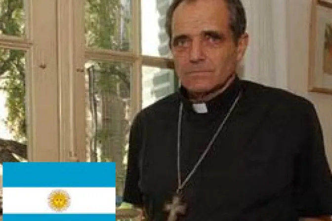 Vencer pobreza es prioridad de Bicentenario en Argentina, afirma Obispo
