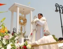 Cardenal Rivera en la fiesta de Corpus Christi en México D.F. (foto siame.org)