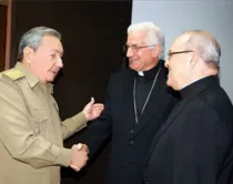 Raúl Castro / Mons. Dionisio García / Cardenal Jaime Ortega (foto: ain.cu)